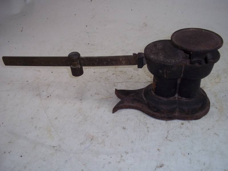 lot 112 image: Vintage Howe Scale co.5