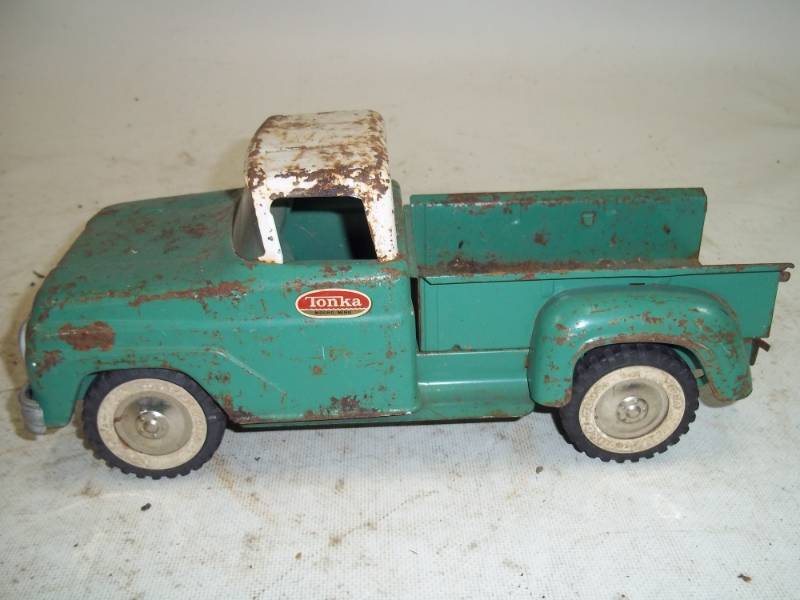 lot 150 image: Vintage Toy Tonka Truck