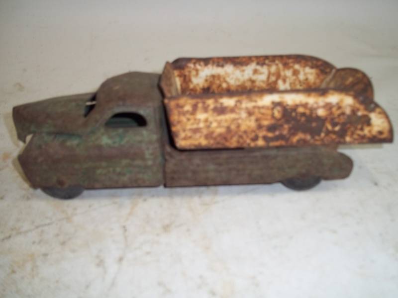 lot 154 image: Vintage Toy Truck