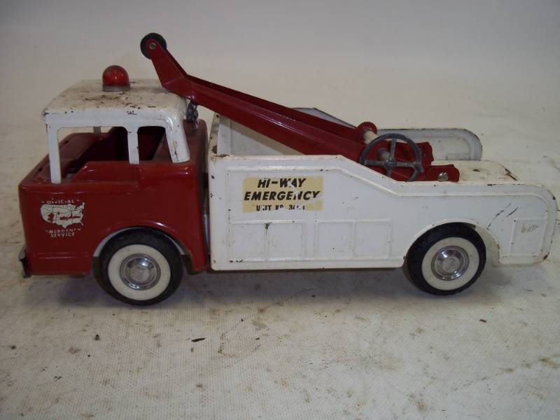 lot 155 image: Vintage Ford Toy Fire Truck