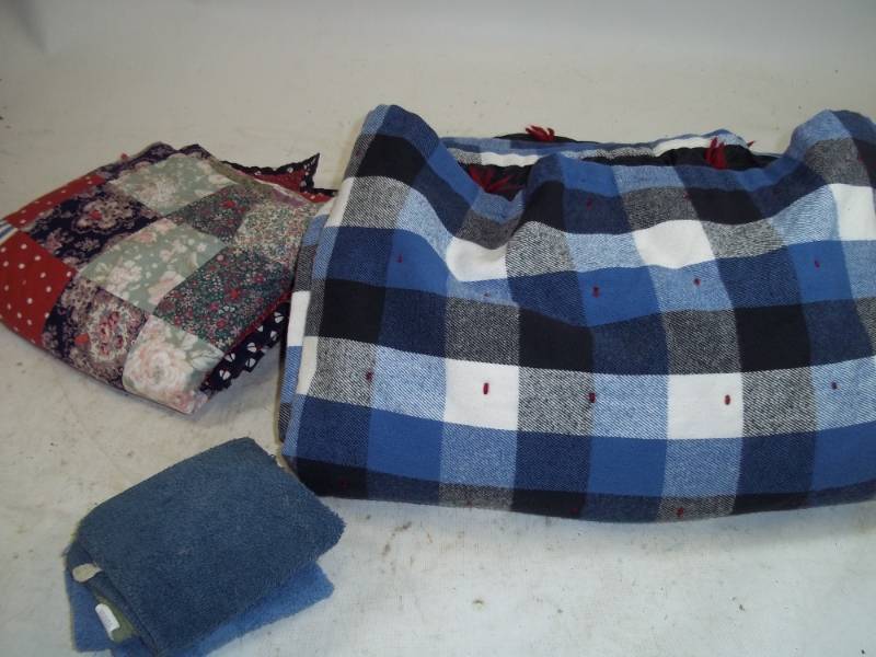 lot 172 image: Two Quilts and Four wash cloths