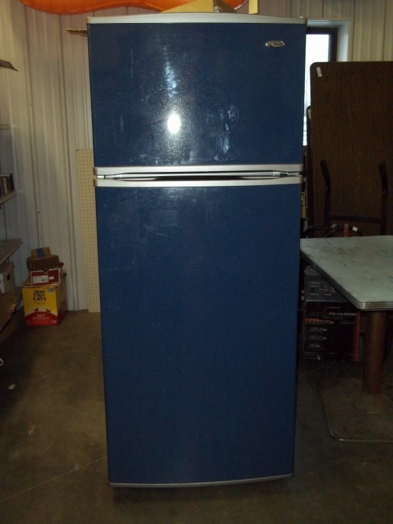lot 187 image: Amana Refrigerator