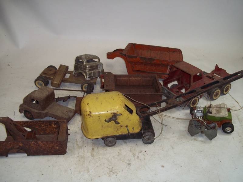 lot 210 image: Vintage Toy truck assortment
