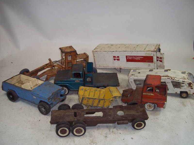 lot 214 image: Vintage Truck and Car assortment