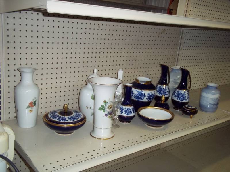 lot 219 image: Vintage Vases