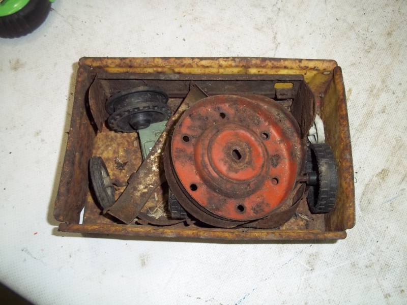 lot 227 image: Vintage Toy Truck and Car Assortment, Tonka Sandloader Belt