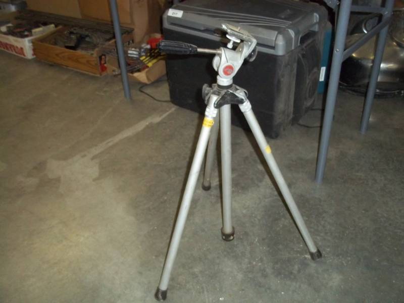 lot 230 image: Camera Tripod