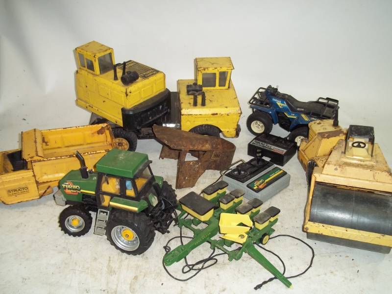 lot 231 image: Vintage Toy Truck Assortment, Yamaha Remote Control Car, Remote Control Tractor
