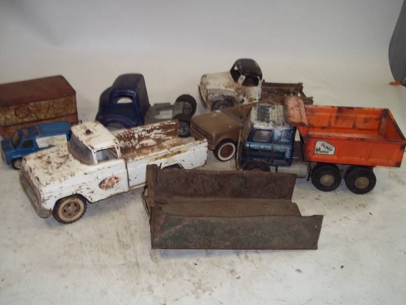 lot 247 image: Assorted Vintage Toy Trucks