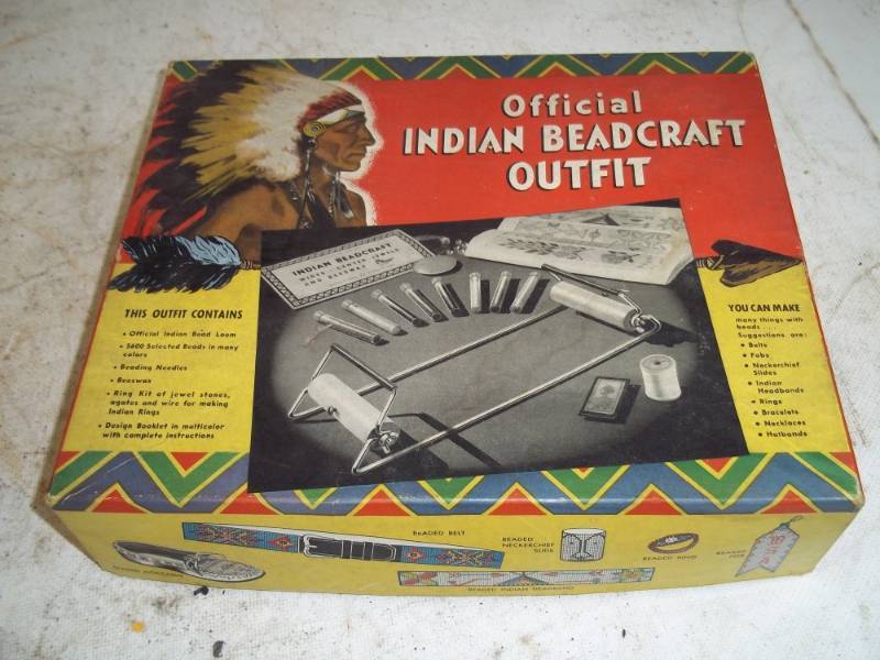 lot 252 image: Boy Scouts of America Official Indian Beadcraft Outfit
