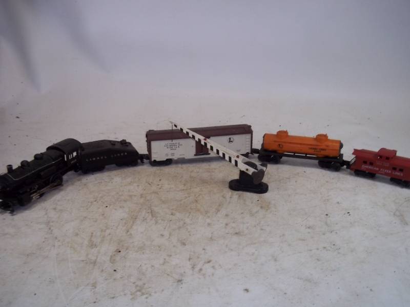 lot 256 image: Vintage Lionel Train Lionel 027 Made in the U.S. of America The Lionel Corporation N.Y.