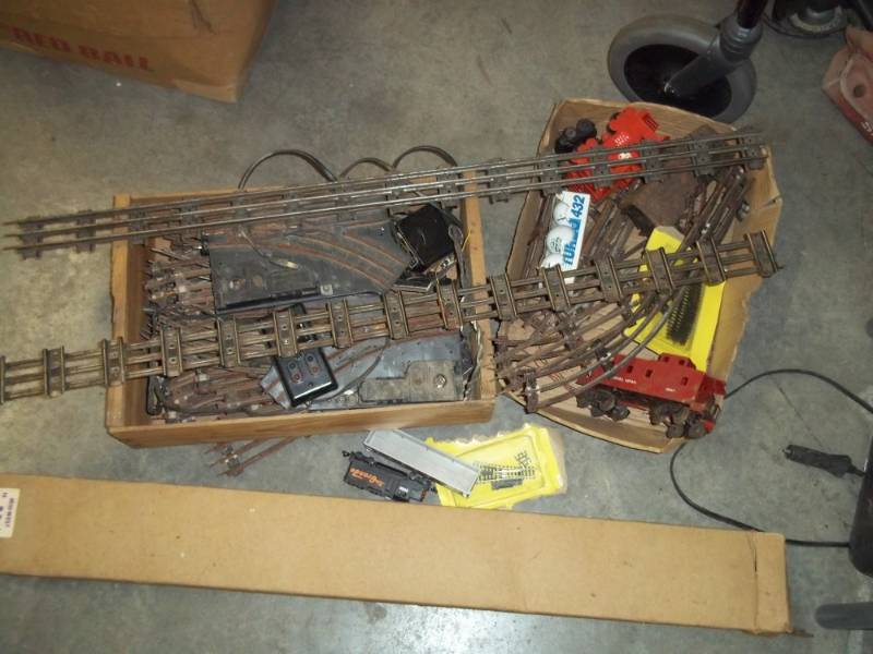lot 260 image: Vintage Lionel o Gauge Train Track