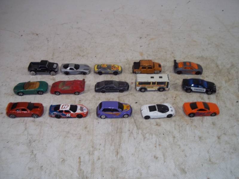 lot 263 image: Lot of 15 Vintage Hot wheels
