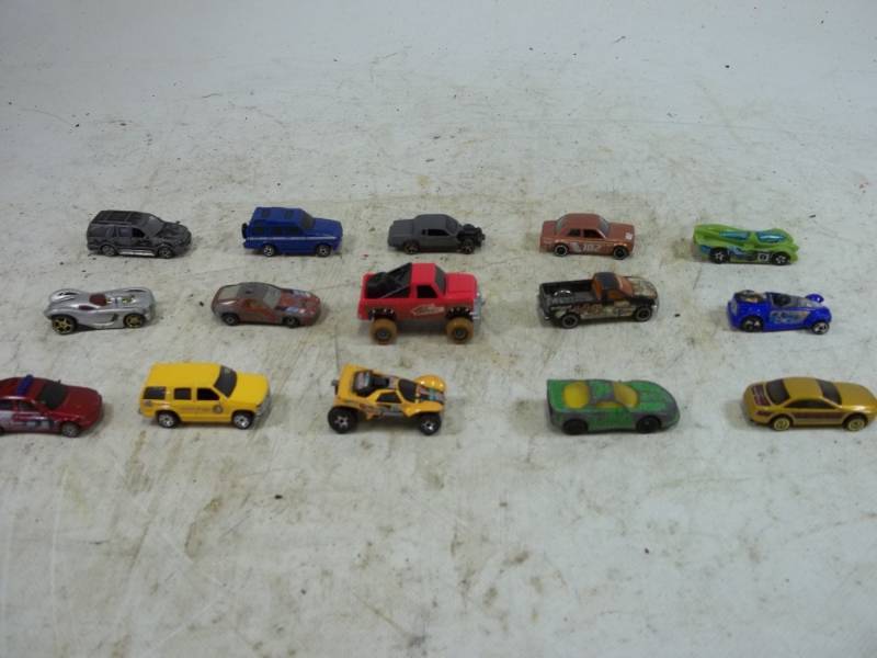 lot 264 image: Lot of 15 Vintage Hotwheels