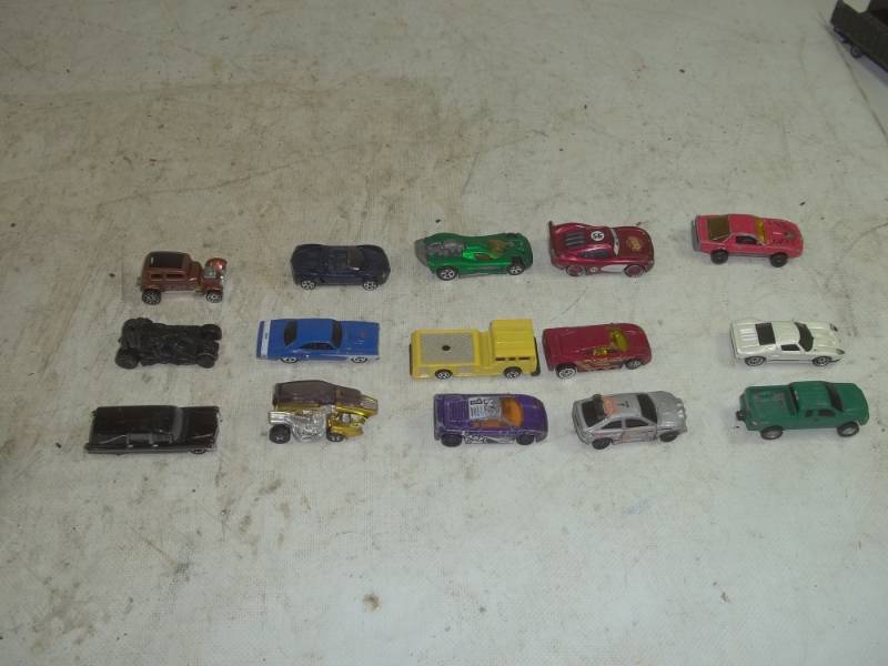lot 267 image: Lot of 15 Vintage Hotwheels