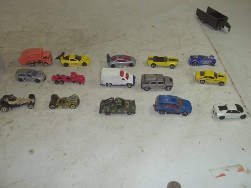 lot 269 image: Lot of 15 Vintage Hotwheels