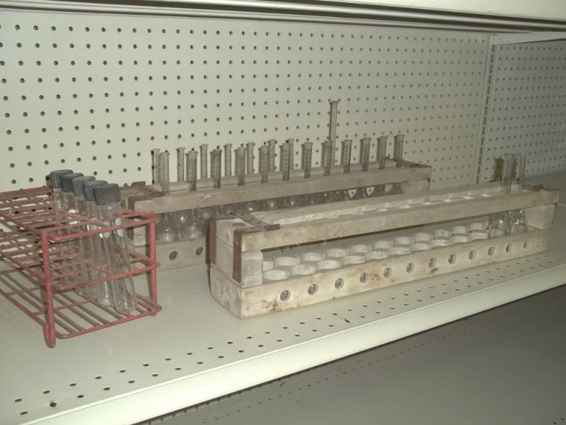 lot 276 image: Glass Test Tubes with Crates