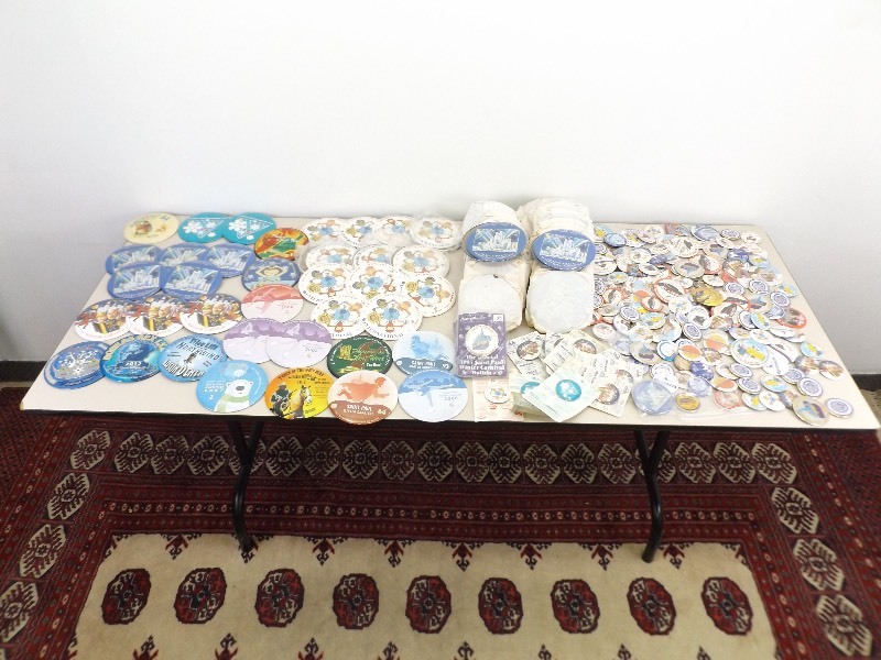 lot 22 image: HUGE Lot of Vintage St. Paul Winter Carnival Pinback Buttons