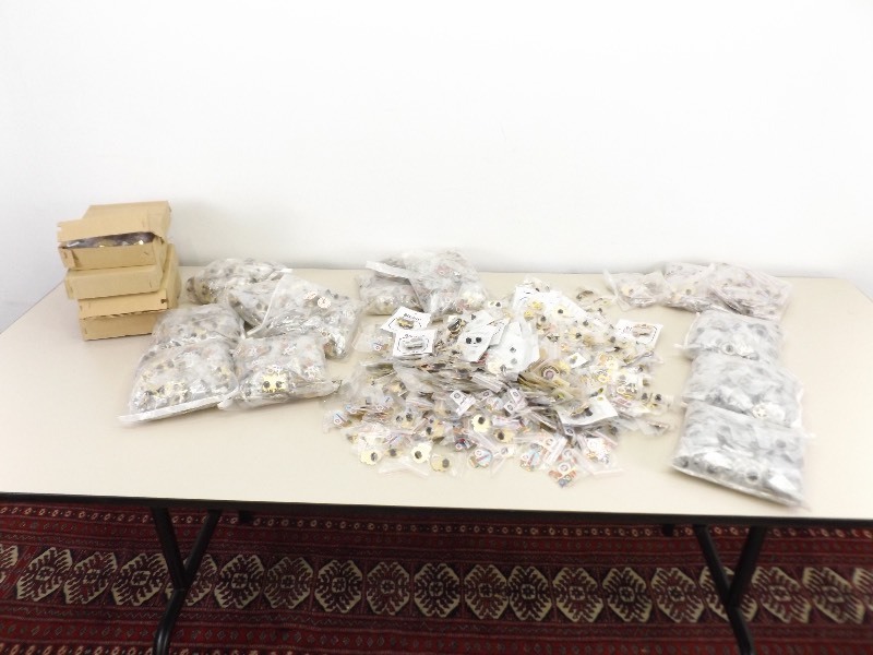 lot 29 image: MASSIVE Lot of Vintage Overstock Enamel etc, PinbacksPins