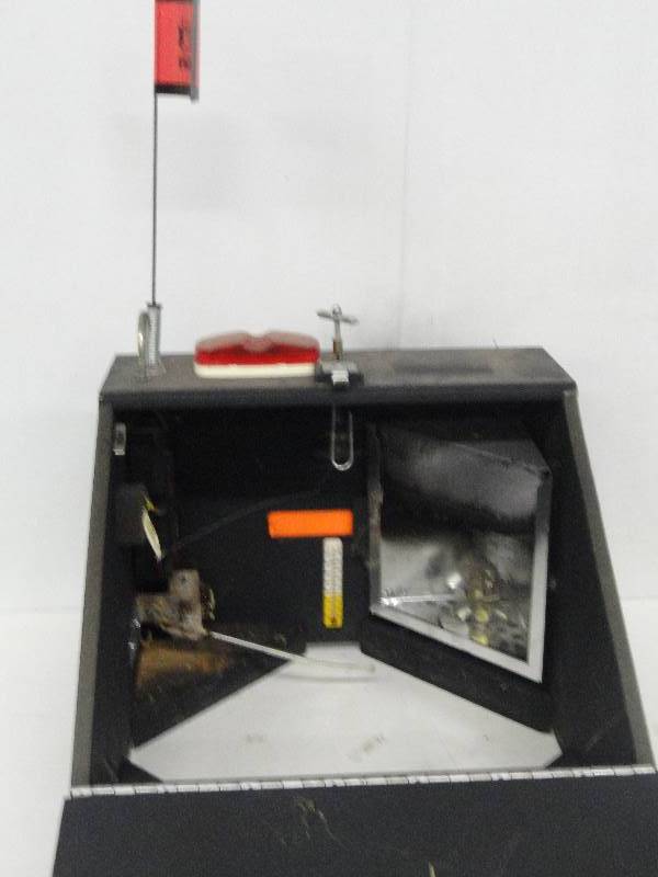 Ice Fish Tip up box JD Lawn Mower, Snowblower 552 KBID