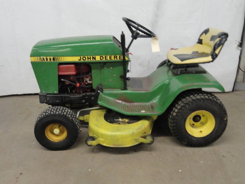 John Deere Lawn Tractor