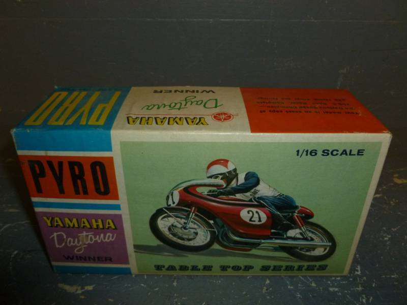 lot 13 image: Vintage Model