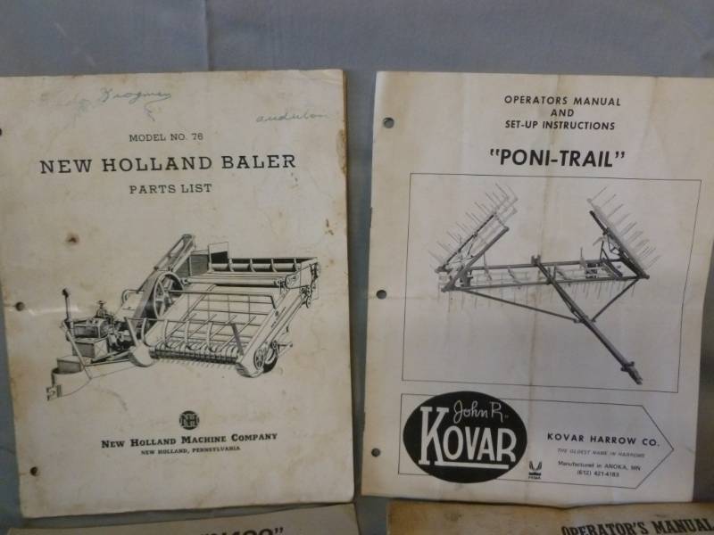 lot 32 image: Vintage Manuals