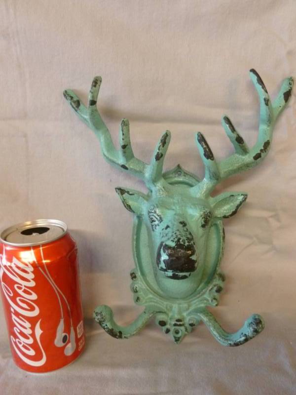 lot 68 image: Cast Iron Hat Rack