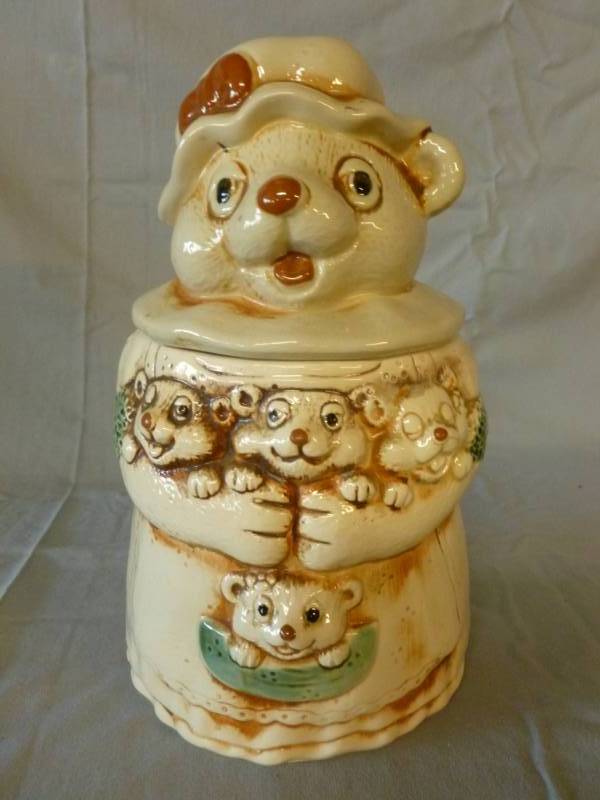 lot 71 image: Cookie Jar