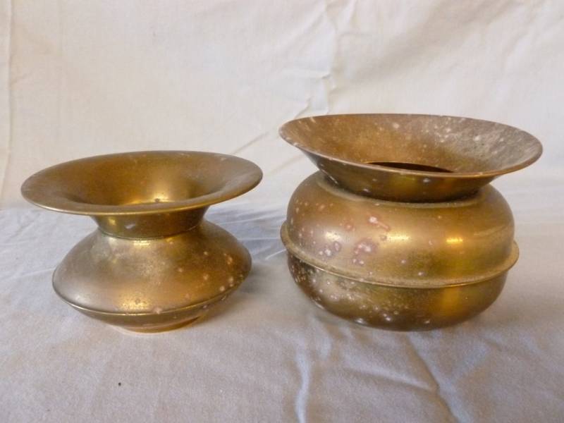 lot 74 image: Vintage Spittoon