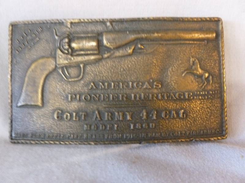 lot 81 image: Collectible Belt Buckle