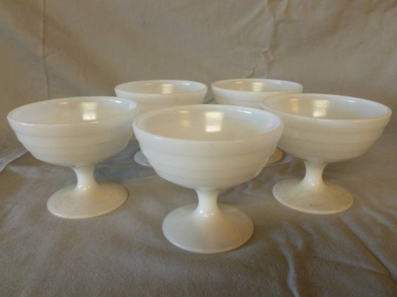 lot 84 image: Vintage Glass
