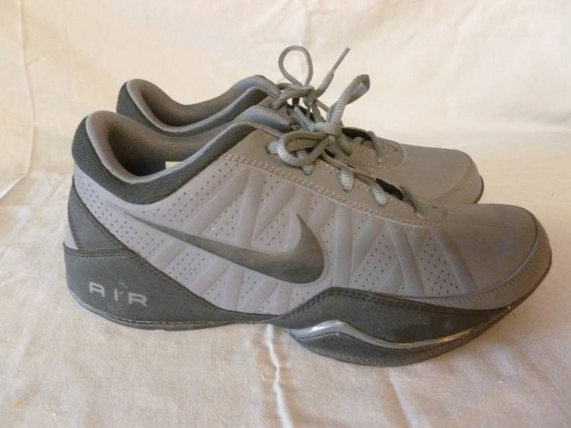 lot 90 image: Nike Air Shoes