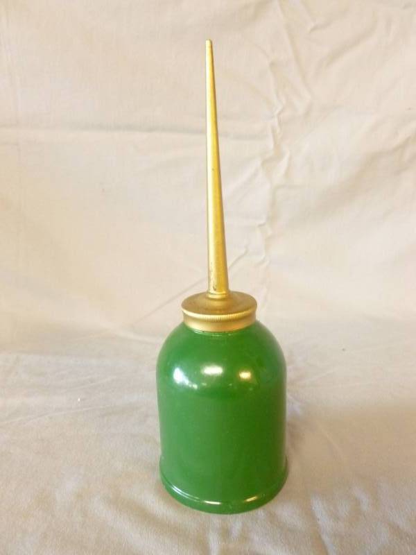 lot 92 image: Antique Oilier Can