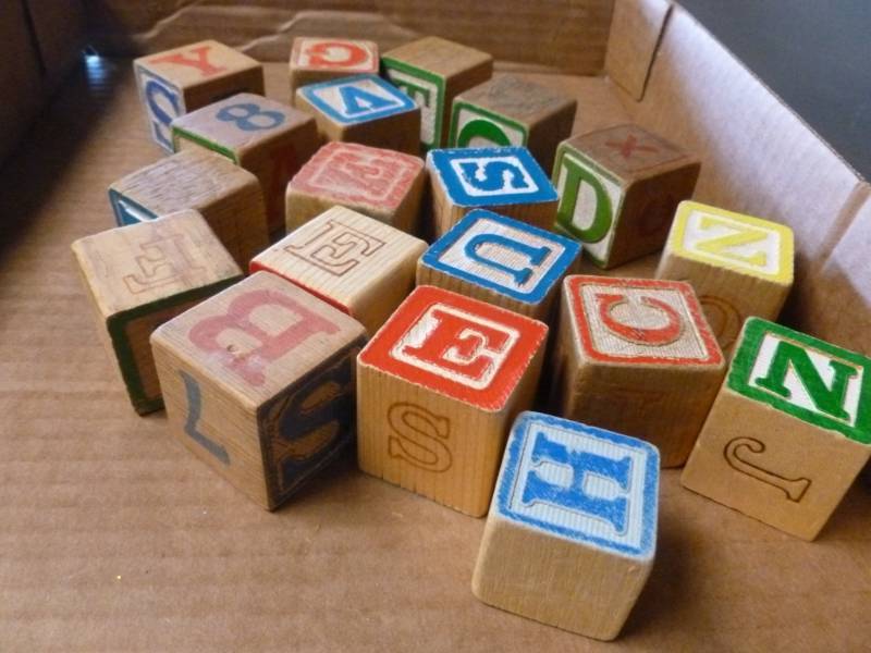 lot 114 image: Vintage Wooden Blocks