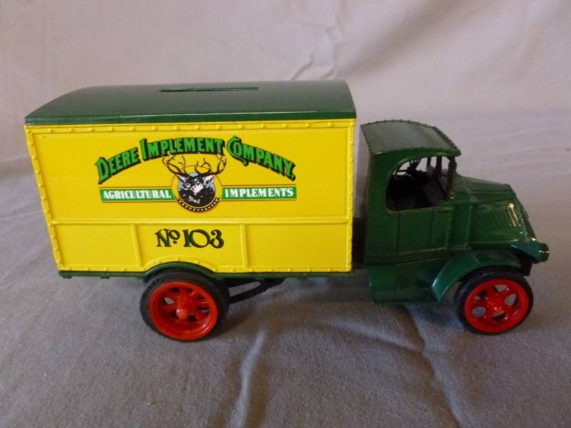 lot 153 image: Ertl Truck Coin Bank