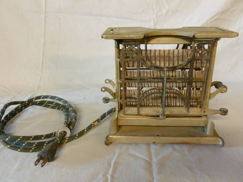 lot 156 image: Antique Toaster