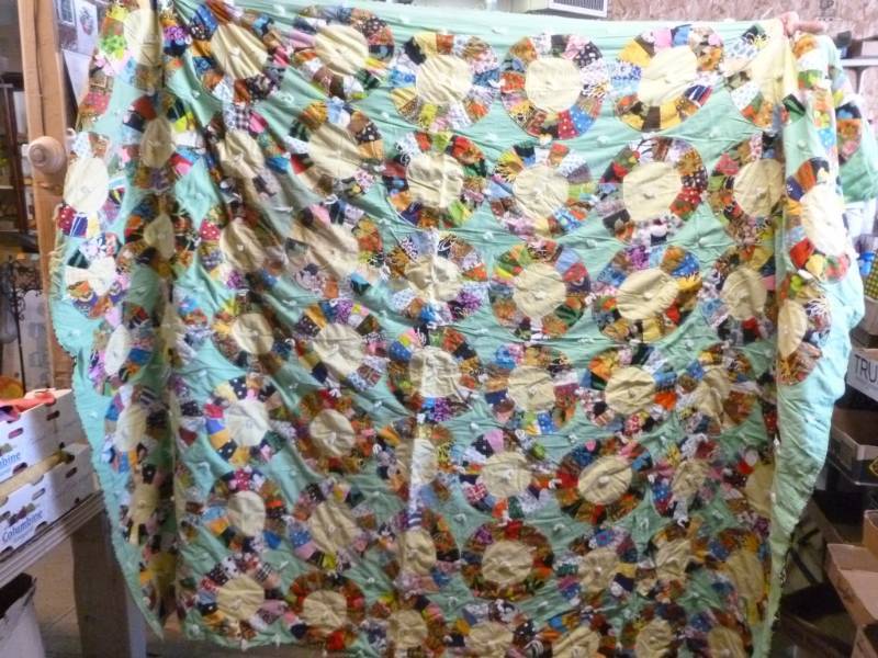 lot 166 image: Quilt