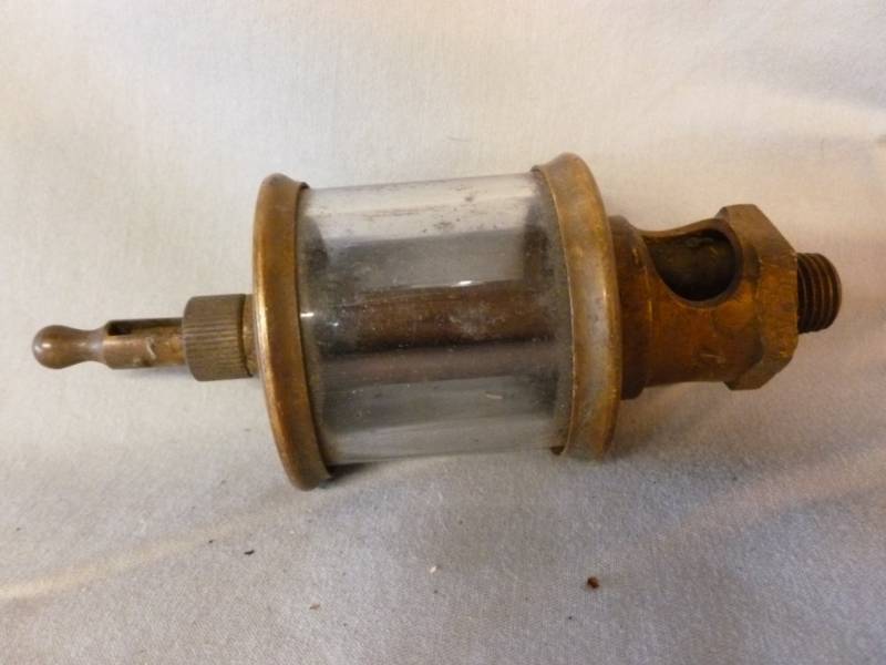 lot 172 image: Antique Oilier