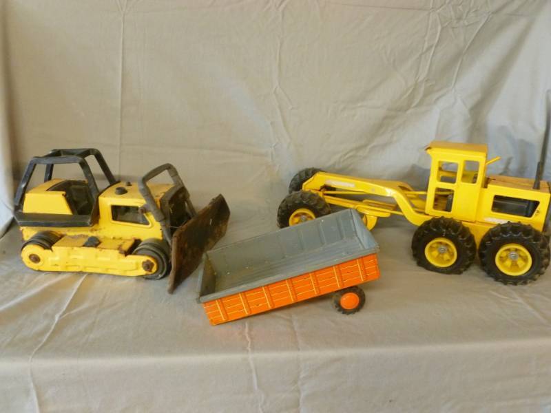 lot 177 image: Tonka Parts Toys