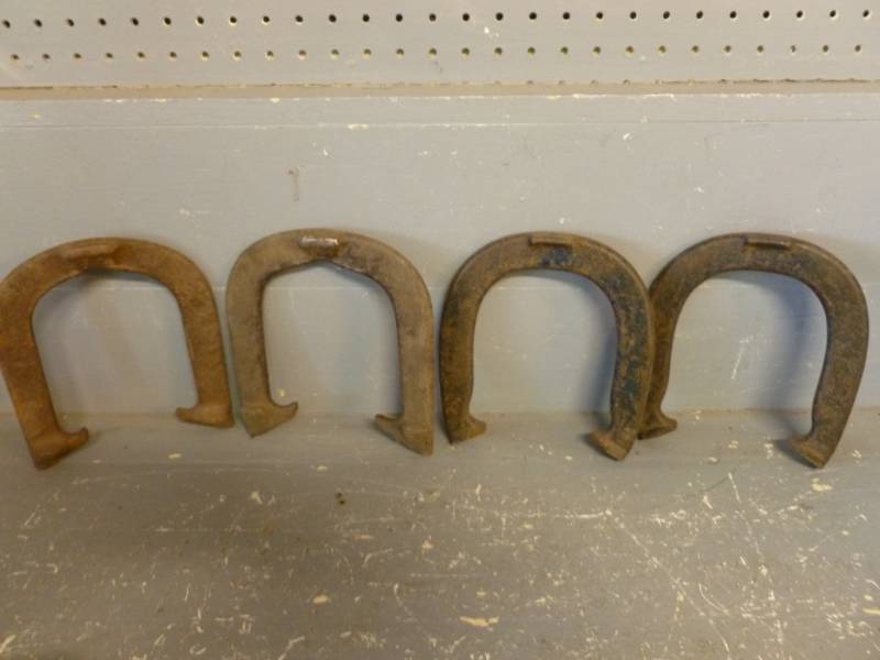 lot 179 image: Vintage Throwing Horseshoes