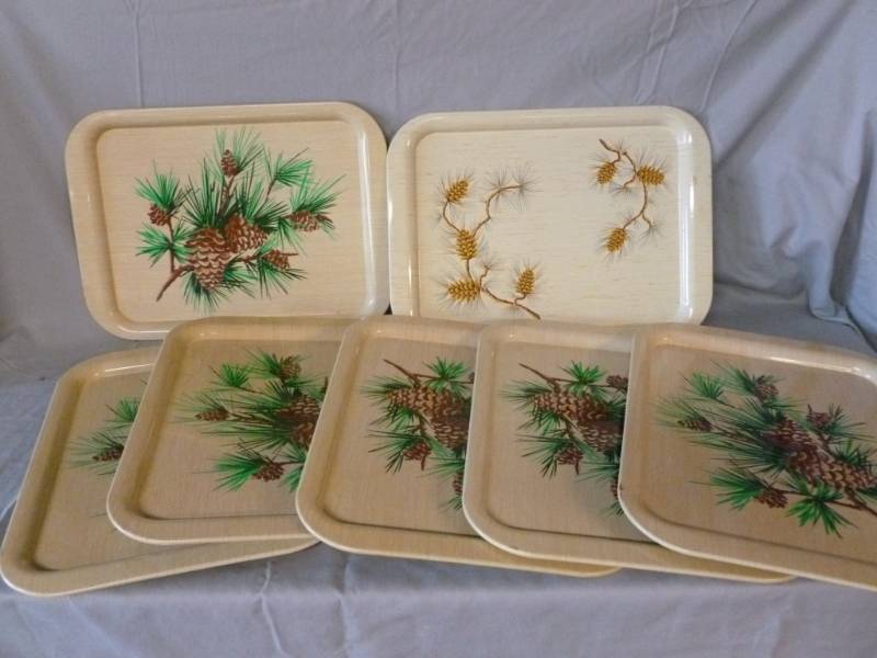lot 197 image: Vintage Serving Trays
