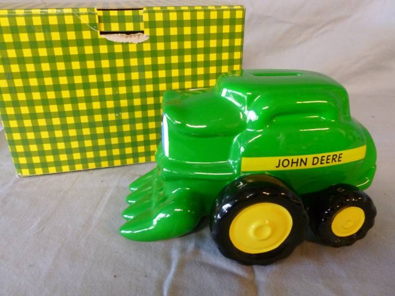 lot 216 image: John Deere Collectible