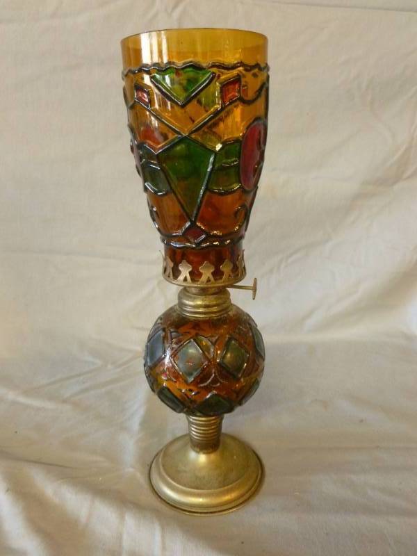 lot 224 image: Vintage Oil Lamp