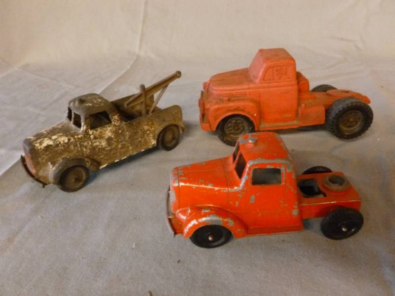 lot 232 image: Vintage Toys