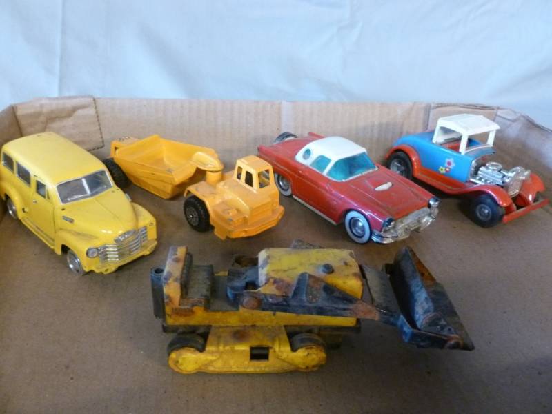 lot 233 image: Toys