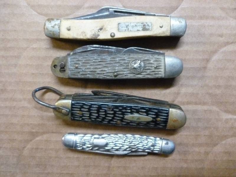 lot 239 image: Vintage Pocket Knives