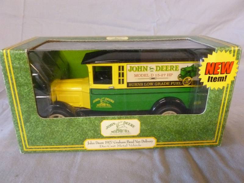 lot 290 image: Ertl Truck Coin Bank