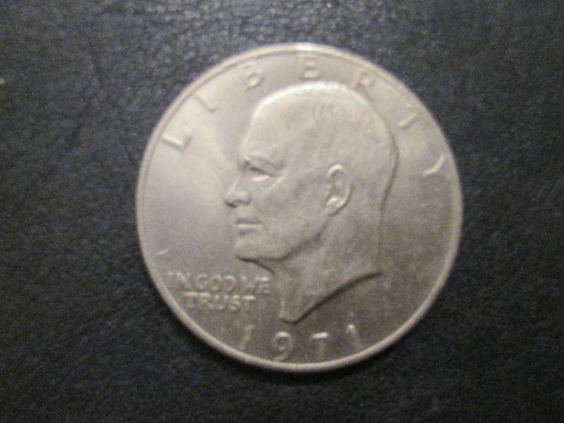 lot 29 image: 1971 Dollar...