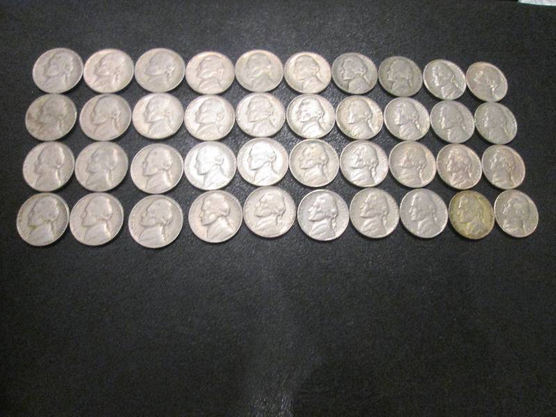 lot 32 image: 40 Nickels, 1940 - 1969 extra fine...